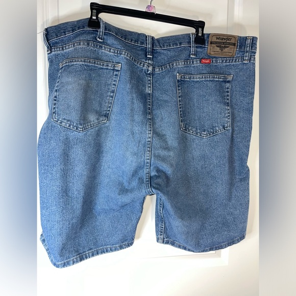 Wrangler Men’s Relaxed Fit American Stonewashed Premium Quality Jean Shorts Sz46 - Picture 2 of 12